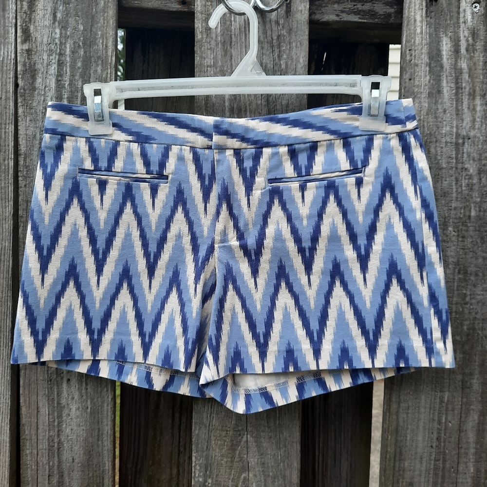 Gap Blue/White Chevron Print Shorts Southwestern